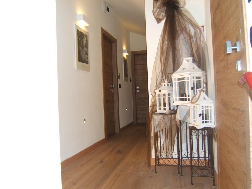 Hotel Berlinghera Sorico Ruang foto