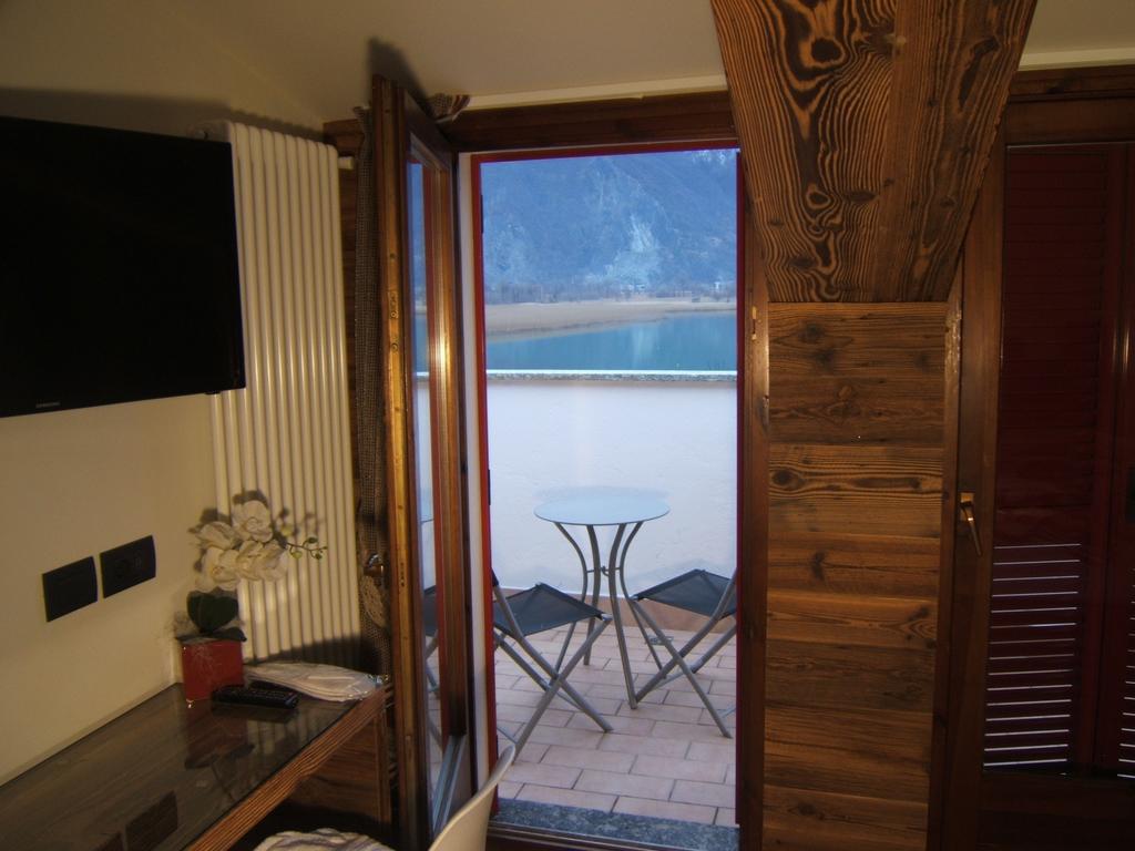 Hotel Berlinghera Sorico Ruang foto